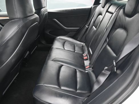 Used 2023 Tesla Model 3 Standard Range image 27