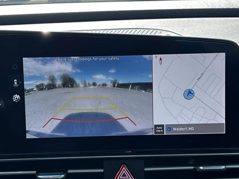 Used 2024 Hyundai Elantra SEL image 24