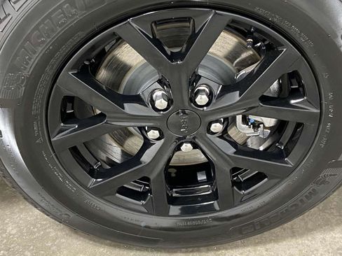 New 2025 Jeep Grand Cherokee L Altitude image 6