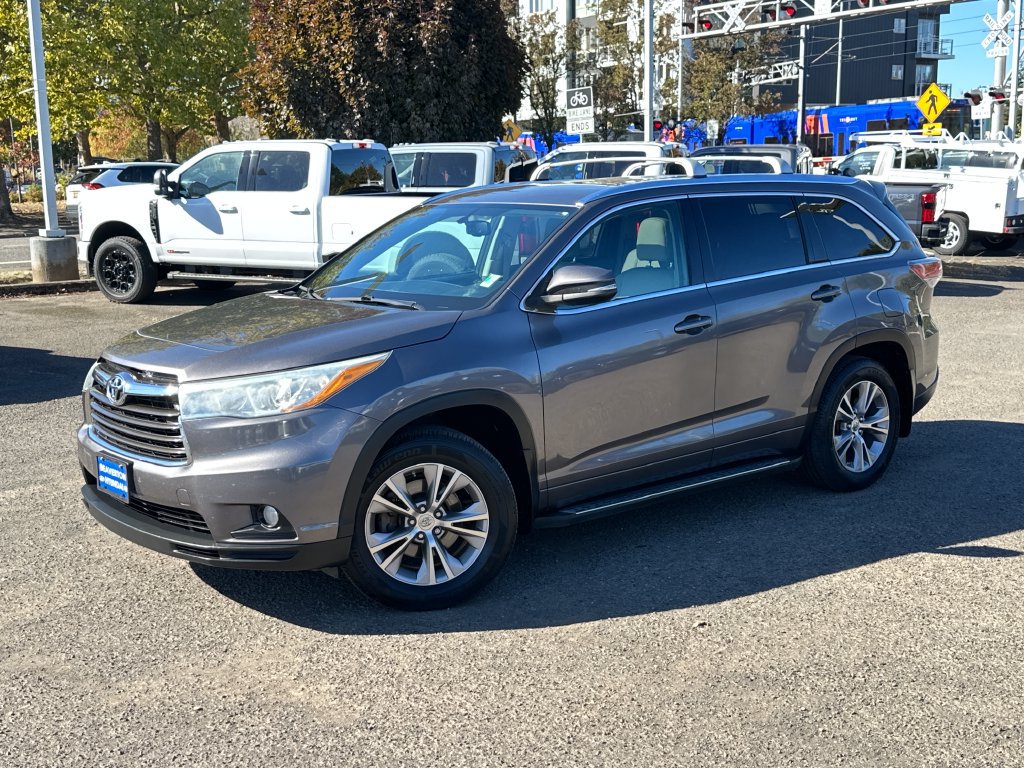Used 2015 Toyota Highlander XLE AWD/4WD image 1