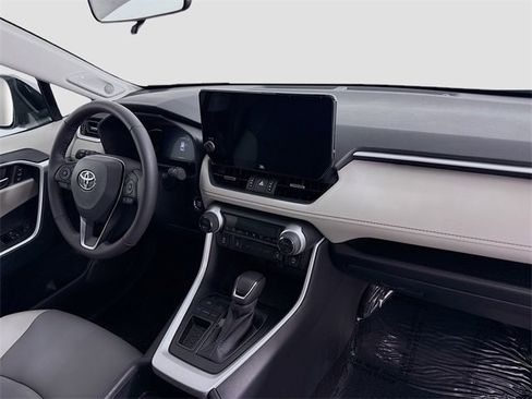 Certified 2025 Toyota RAV4 XLE Premium image 29