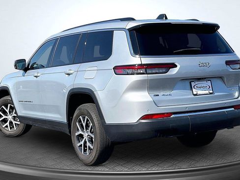 Used 2023 Jeep Grand Cherokee L Limited AWD/4WD image 14