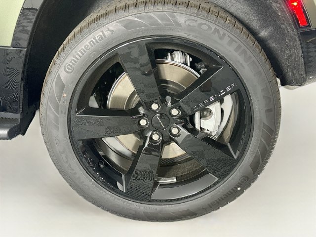 New 2026 Land Rover Defender 110 X-Dynamic SE AWD/4WD image 28