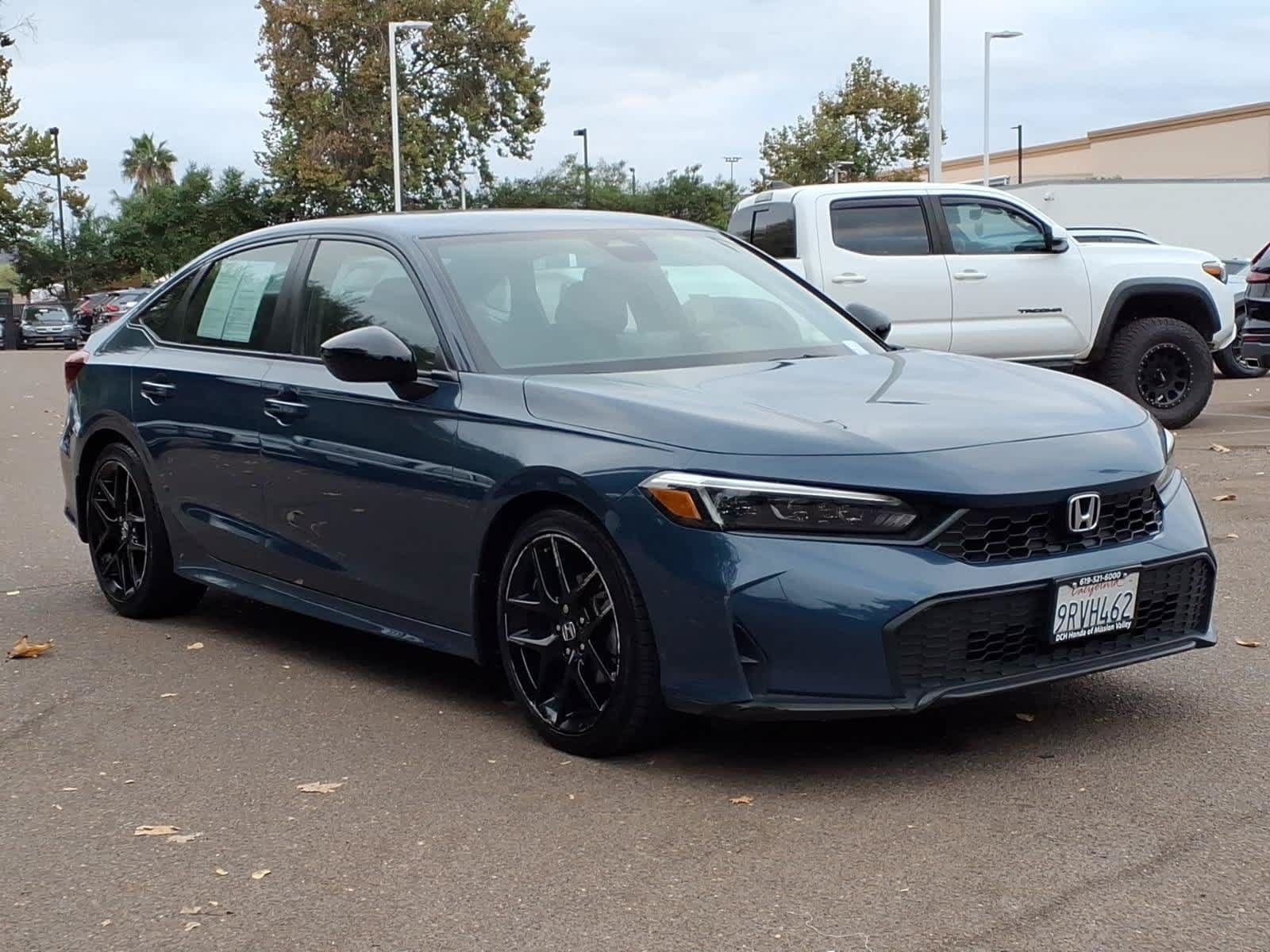 Used 2025 Honda Civic Sport image 3
