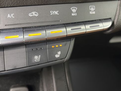 Certified 2023 Cadillac XT4 Sport AWD/4WD image 27