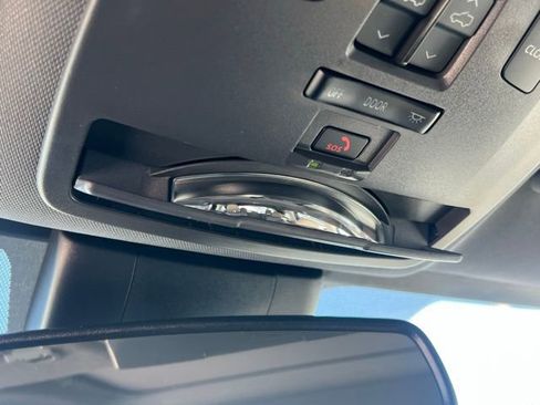 Used 2024 Toyota Sienna XLE FWD image 38