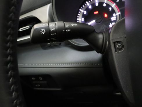 Certified 2025 Toyota Highlander LE FWD image 25