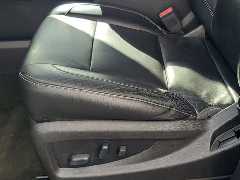 Used 2017 Chevrolet Suburban LT image 14