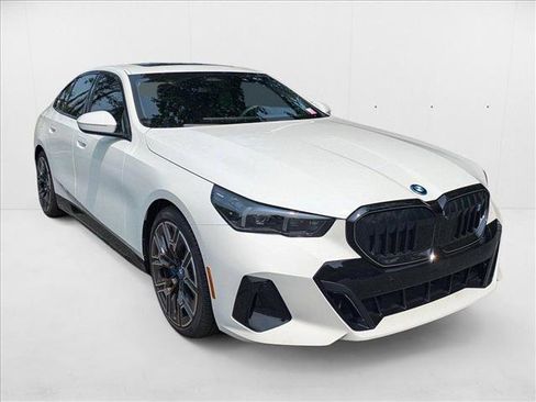 Used 2025 BMW i5 xDrive40 w/ M Sport Package image 7