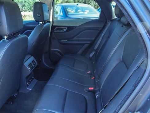 Used 2019 Jaguar F-PACE Premium image 18