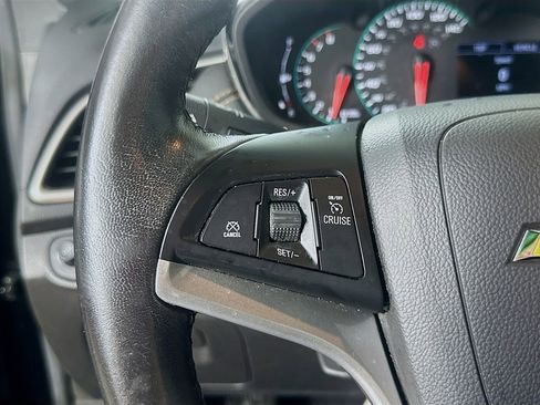 Used 2019 Chevrolet Trax LT w/ LT Convenience Package FWD image 22