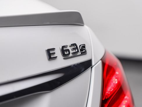 Used 2019 Mercedes-Benz E 63 AMG S image 9