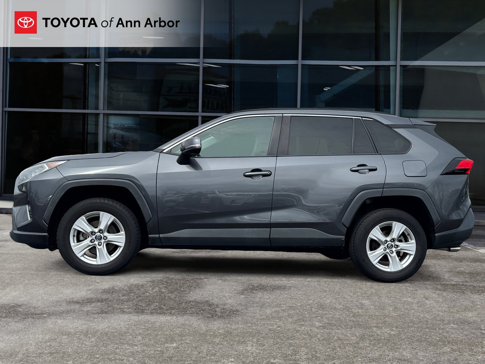 Used 2021 Toyota RAV4 XLE FWD image 8
