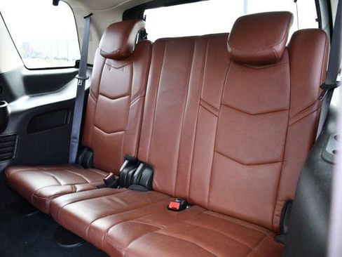 Used 2016 Cadillac Escalade Premium image 15