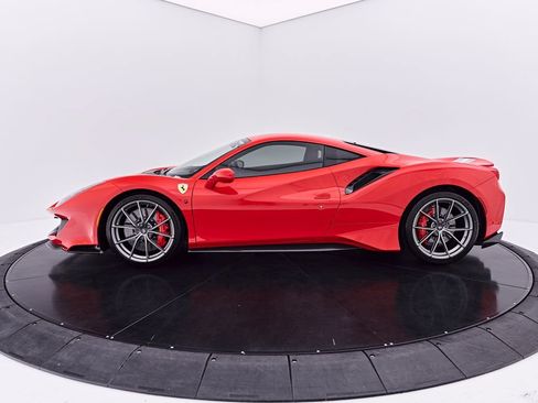 Used 2020 Ferrari 488 Pista Coupe RWD image 20