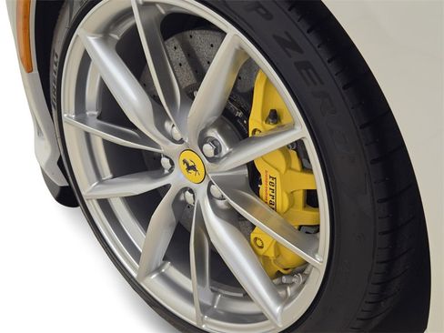 Used 2022 Ferrari 812 GTS image 14