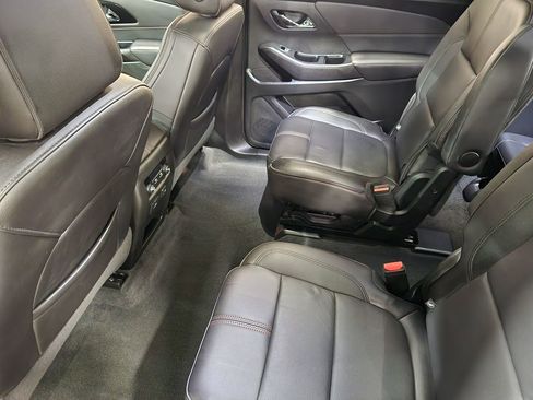 Used 2023 Chevrolet Traverse RS image 52
