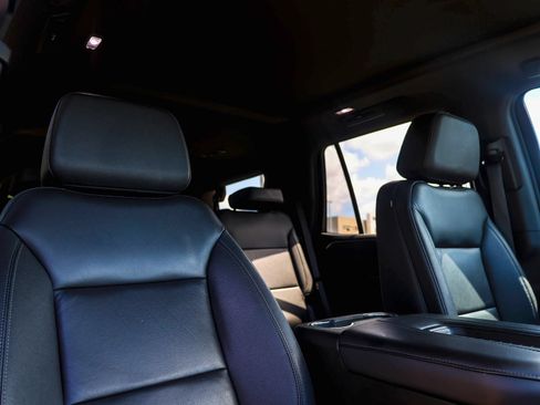 Used 2024 Chevrolet Tahoe Z71 w/ Luxury Package AWD/4WD image 13