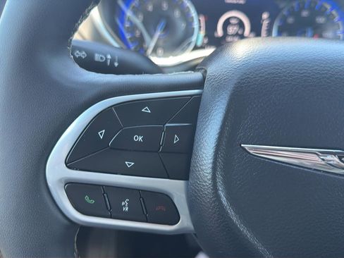 Used 2025 Chrysler Pacifica Select FWD image 20