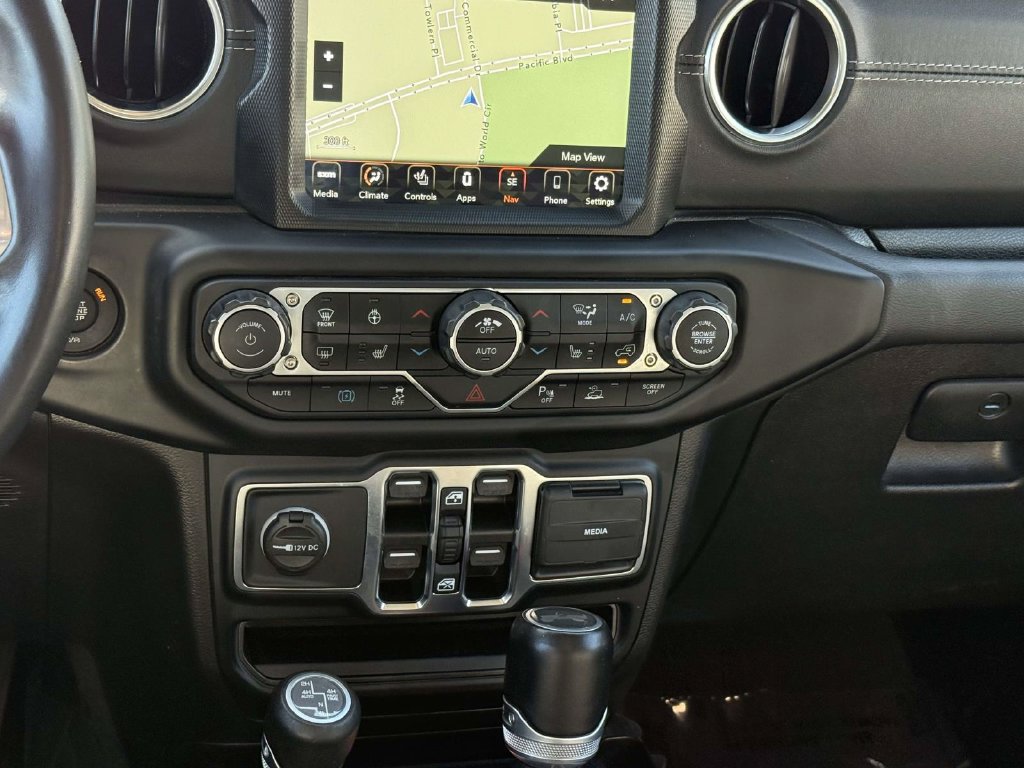 Used 2021 Jeep Wrangler Unlimited Sahara w/ Cold Weather Group AWD/4WD image 21