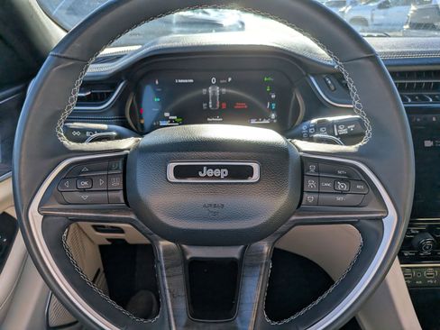 Used 2024 Jeep Grand Cherokee Limited 4xe image 18