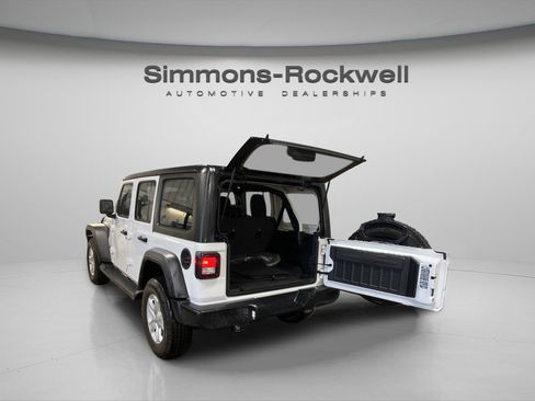 Used 2022 Jeep Wrangler Unlimited Sport image 9