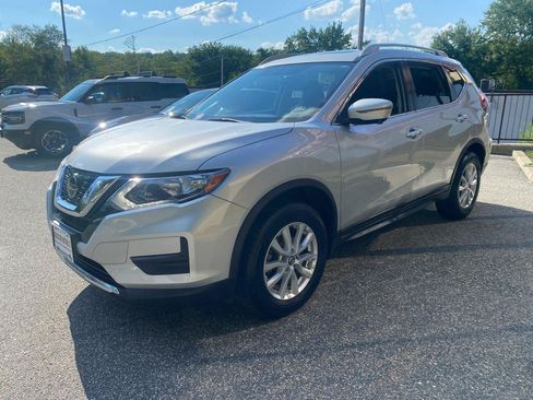 Used 2018 Nissan Rogue SV w/ Sun & Sound Touring Package AWD/4WD image 4