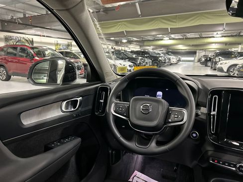 Used 2026 Volvo XC40 B5 Plus w/ Protection Package Premier AWD/4WD image 22