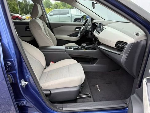 Certified 2022 Nissan Rogue SV image 28