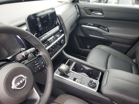 Certified 2025 Nissan Pathfinder SL w/ Cargo Package AWD/4WD image 29