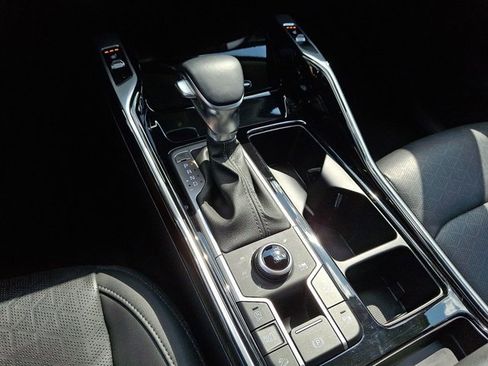 Used 2023 Kia Sorento SX image 19