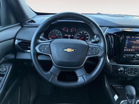 Used 2023 Chevrolet Traverse LT image 12