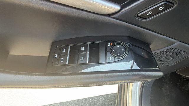 Used 2024 MAZDA CX-30 AWD 2.5 S w/ Select Sport Pkg image 19