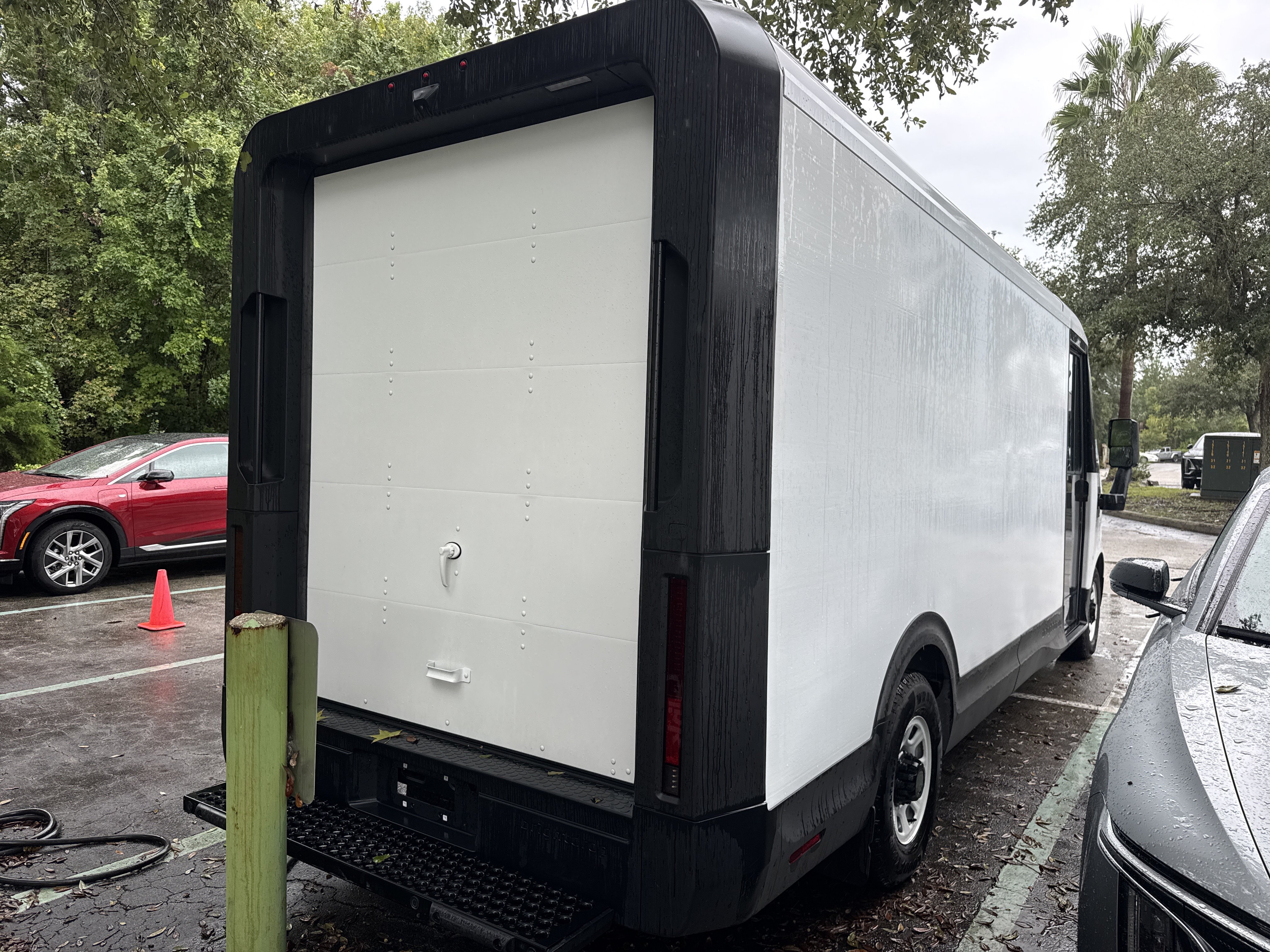 Used 2024 Chevrolet Brightdrop 600 w/ Commercial Equipment Package AWD/4WD image 3