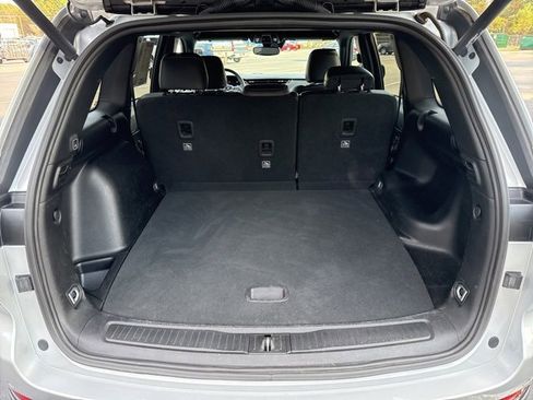 Used 2024 Jeep Grand Cherokee Altitude image 24