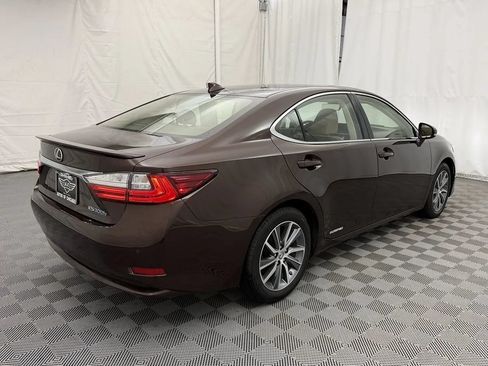 Used 2018 Lexus ES 300h w/ Luxury Package FWD image 5