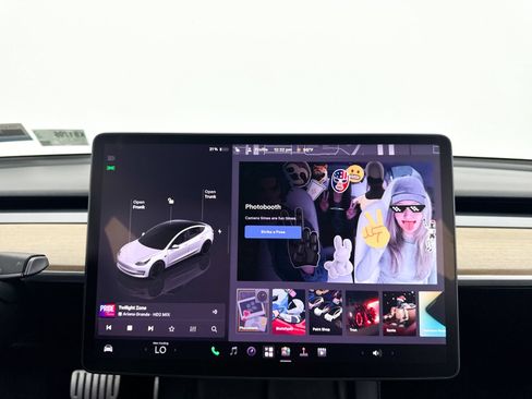 Used 2022 Tesla Model 3 Performance AWD/4WD image 6