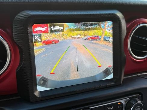 Used 2021 Jeep Gladiator Rubicon AWD/4WD image 25