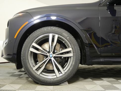 Used 2026 BMW X7 M60i image 7