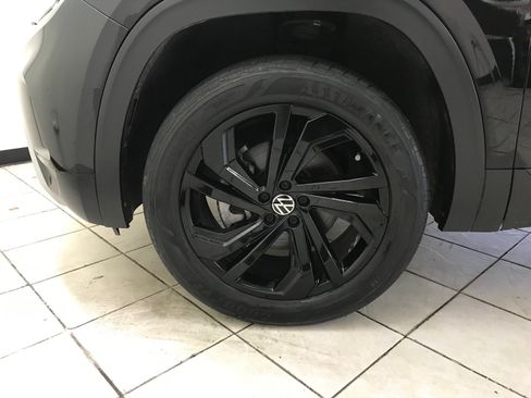 Used 2022 Volkswagen Atlas SE w/ Panoramic Sunroof Package FWD image 7