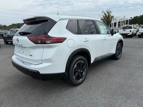 New 2026 Nissan Rogue SV w/ SV Premium Package image 5