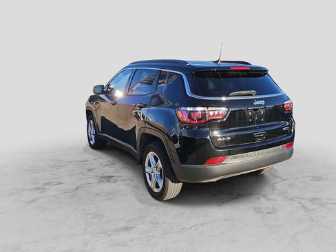 Used 2024 Jeep Compass Latitude image 6