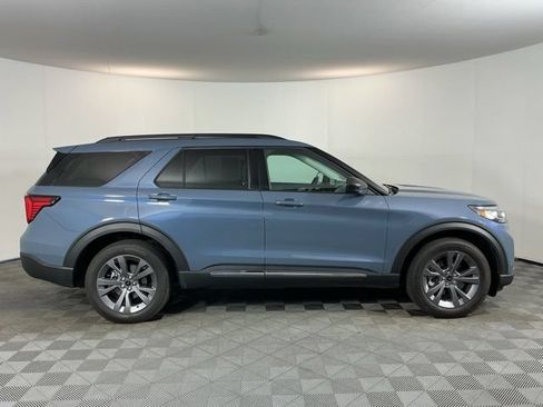Used 2025 Ford Explorer Active w/ Active Comfort Package AWD/4WD image 4