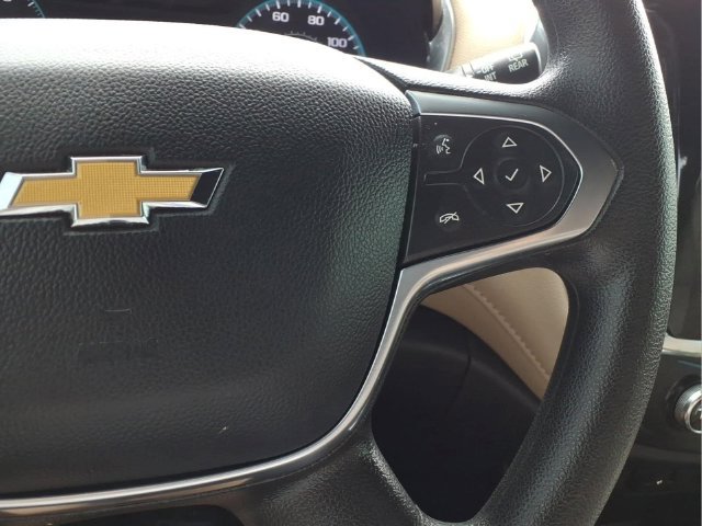 Used 2023 Chevrolet Traverse LS FWD image 8