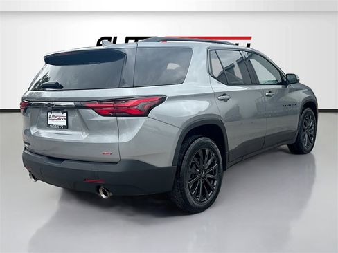 Used 2023 Chevrolet Traverse RS image 7