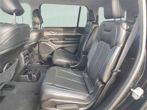 Used 2022 Jeep Grand Cherokee L Limited w/ Luxury Tech Group II image 32