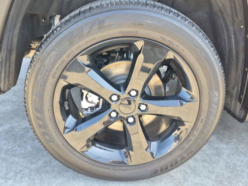 Certified 2024 Jeep Grand Cherokee Altitude AWD/4WD image 13
