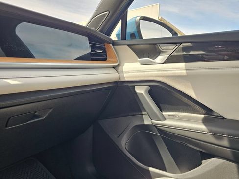 Certified 2025 Volkswagen Tiguan SEL R-Line AWD/4WD image 25