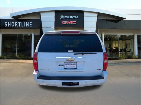 Used 2011 Chevrolet Tahoe LT w/ Luxury Package AWD/4WD image 4