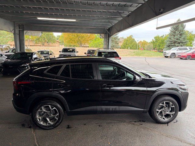 Used 2026 Chevrolet Trax LT w/ Driver Confidence Package FWD image 4